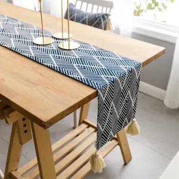 Moderno e minimalista tabela bandeira de mesa de tecido de decoração no meio de uma retangular armário de TV sapateira tampa Nórdicos