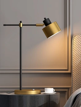 O Nordic Light Luxo Lâmpada de Mesa Para o Quarto de Cabeceira Lâmpada INS Vento abajur Moderno, Simples Quente de Metal Decorativos Luz da Noite